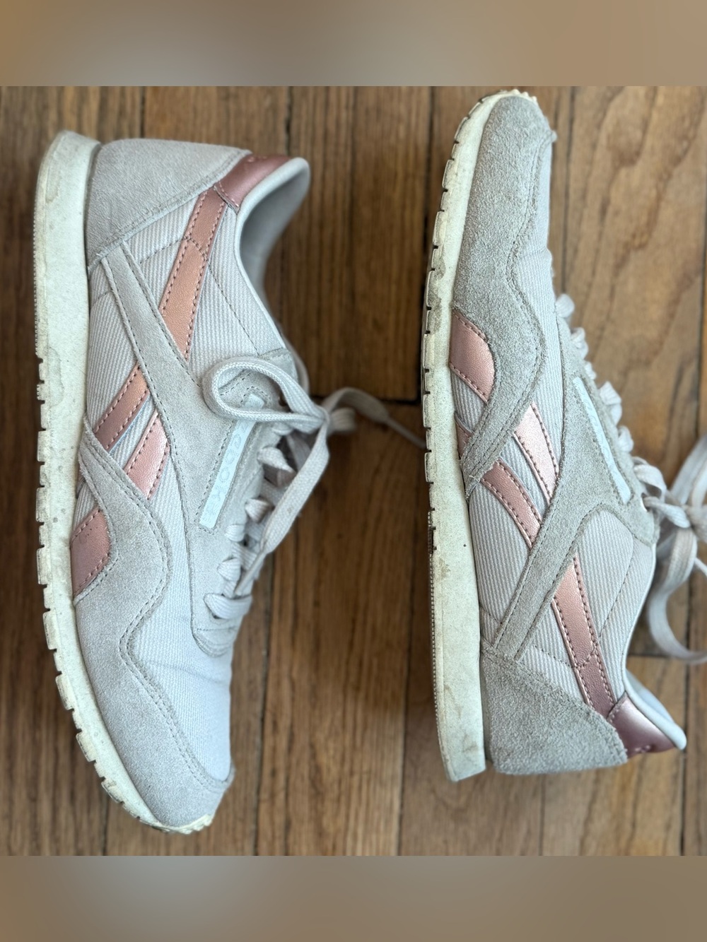 Reebok Women's Beige Sneakers with Rose Metallic Accents
